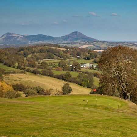 Gors Villa Llanfair Caereinion Bagian luar foto